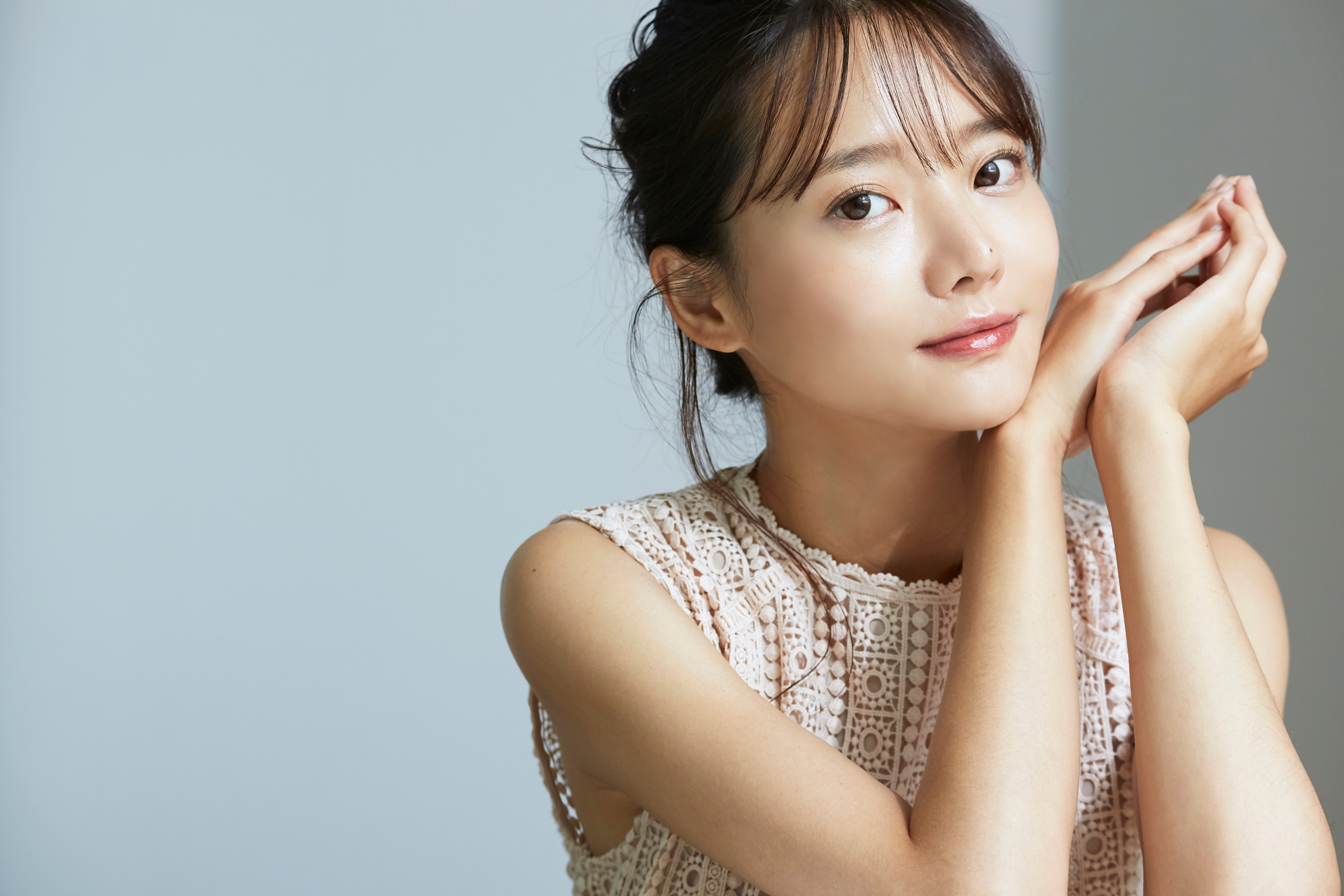 前向きな笑顔の女性